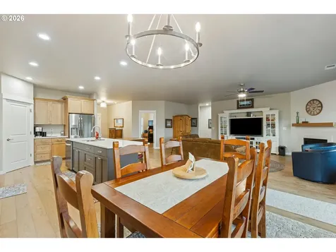888 Medina Avenue Sutherlin OR 97479