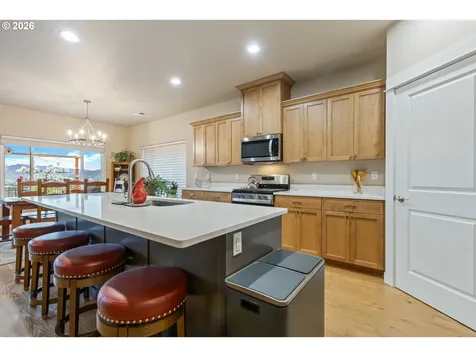 888 Medina Avenue Sutherlin OR 97479