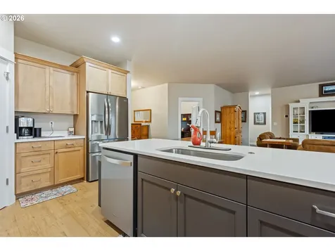 888 Medina Avenue Sutherlin OR 97479