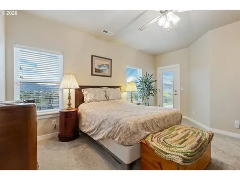 888 Medina Avenue Sutherlin OR 97479