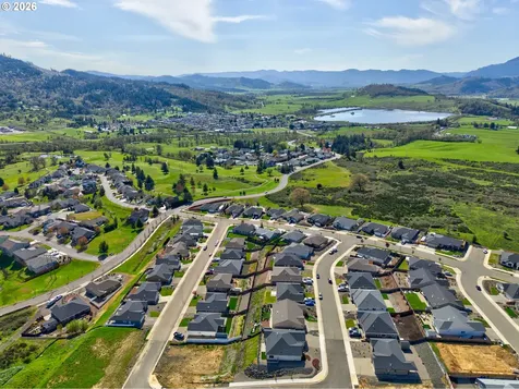888 Medina Avenue Sutherlin OR 97479