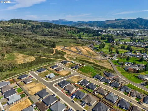 888 Medina Avenue Sutherlin OR 97479