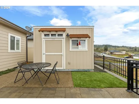 888 Medina Avenue Sutherlin OR 97479