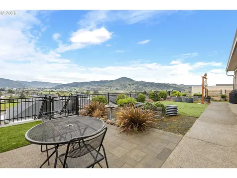 888 Medina Avenue Sutherlin OR 97479