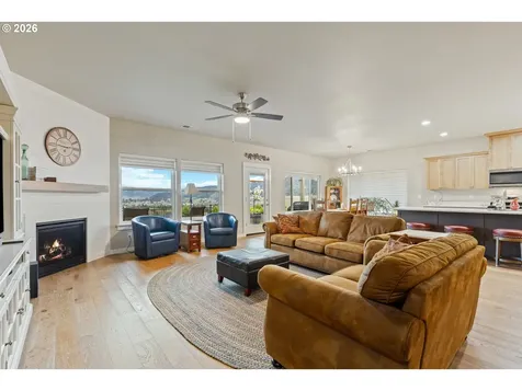 888 Medina Avenue Sutherlin OR 97479