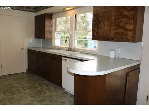 1909 NE 118th Avenue Portland OR 97220