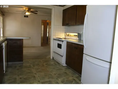 1909 NE 118th Avenue Portland OR 97220