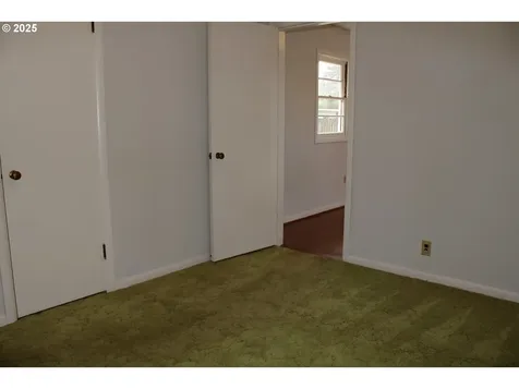 1909 NE 118th Avenue Portland OR 97220
