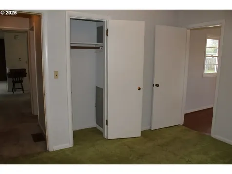 1909 NE 118th Avenue Portland OR 97220