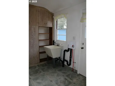 1909 NE 118th Avenue Portland OR 97220