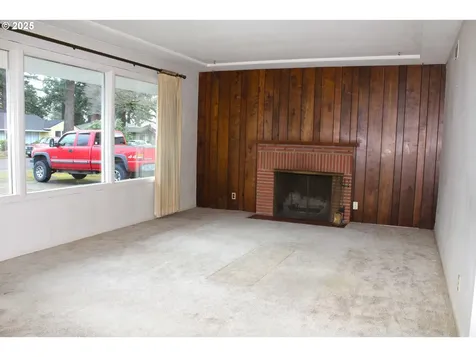 1909 NE 118th Avenue Portland OR 97220