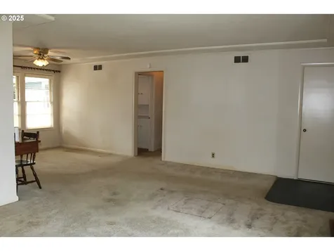 1909 NE 118th Avenue Portland OR 97220
