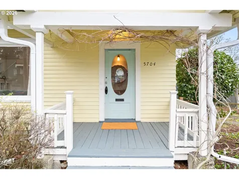 5704 N Greeley Avenue Portland OR 97217