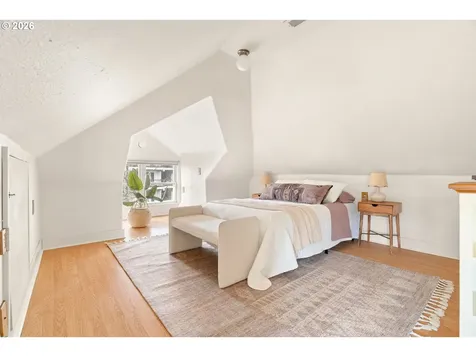 5704 N Greeley Avenue Portland OR 97217
