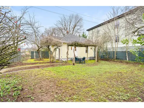 5704 N Greeley Avenue Portland OR 97217