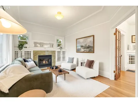 5704 N Greeley Avenue Portland OR 97217