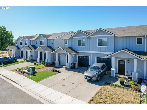 790 Monarch Way Harrisburg OR 97446