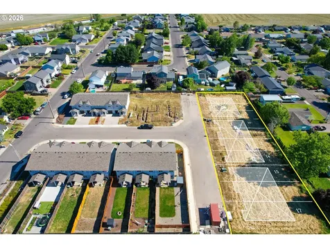 790 Monarch Way Harrisburg OR 97446
