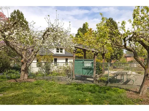 4635 N Campbell Avenue Portland OR 97217
