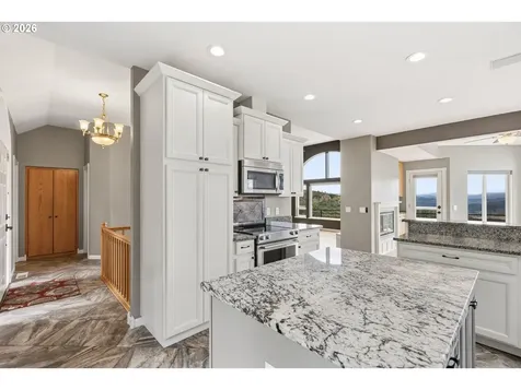 215 Eagle Drive Roseburg OR 97471
