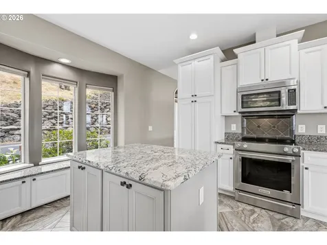 215 Eagle Drive Roseburg OR 97471