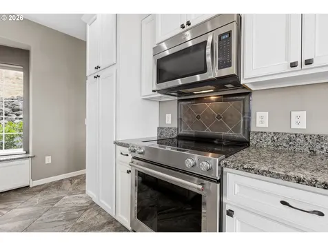215 Eagle Drive Roseburg OR 97471