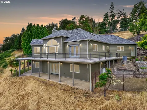 215 Eagle Drive Roseburg OR 97471
