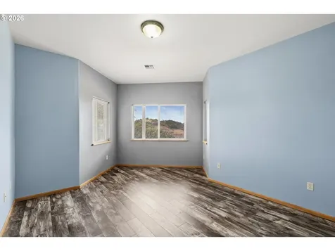 215 Eagle Drive Roseburg OR 97471