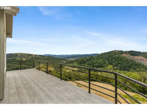 215 Eagle Drive Roseburg OR 97471