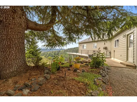 215 Eagle Drive Roseburg OR 97471