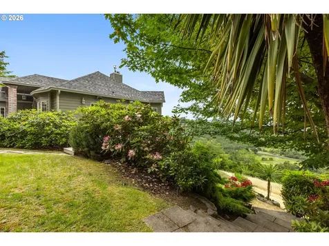 215 Eagle Drive Roseburg OR 97471