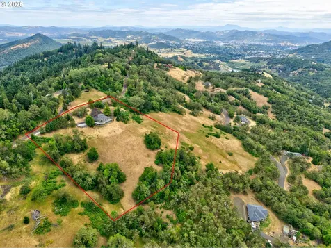 215 Eagle Drive Roseburg OR 97471