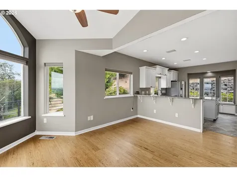 215 Eagle Drive Roseburg OR 97471
