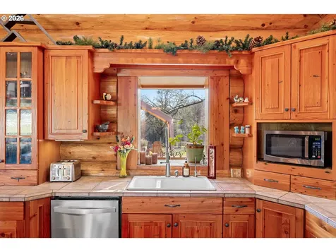125 Kestrel Lane Roseburg OR 97471