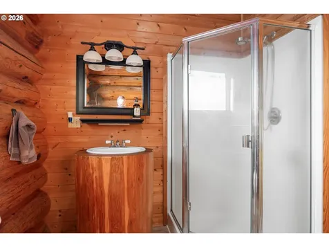 125 Kestrel Lane Roseburg OR 97471
