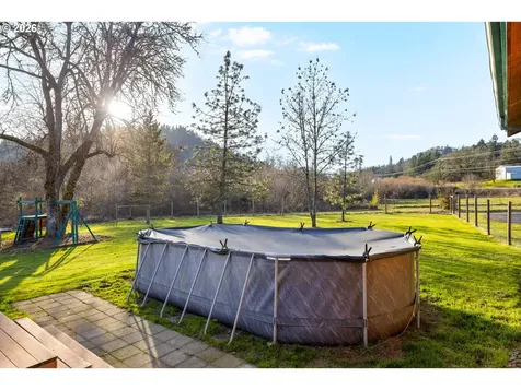 125 Kestrel Lane Roseburg OR 97471