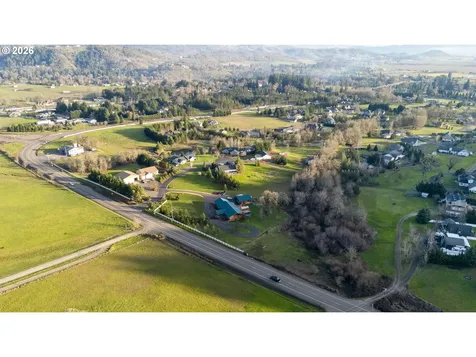 125 Kestrel Lane Roseburg OR 97471