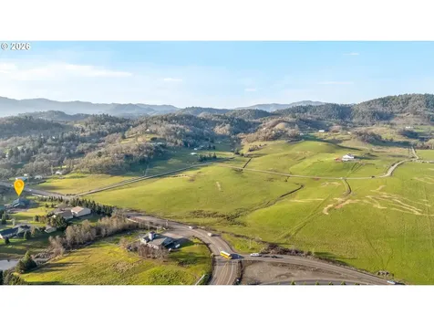 125 Kestrel Lane Roseburg OR 97471