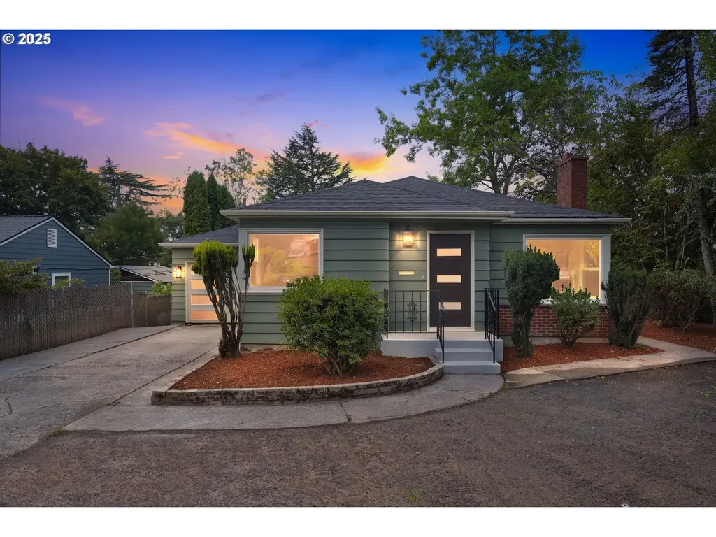 6007 SW 45th Avenue Portland OR 97221