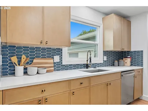 6007 SW 45th Avenue Portland OR 97221