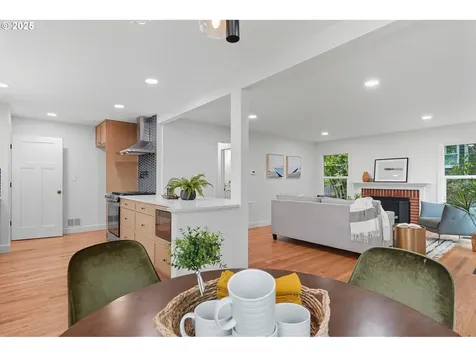 6007 SW 45th Avenue Portland OR 97221