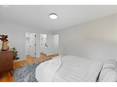 6007 SW 45th Avenue Portland OR 97221