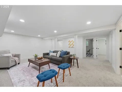 6007 SW 45th Avenue Portland OR 97221