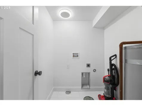 6007 SW 45th Avenue Portland OR 97221