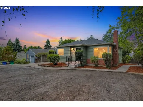 6007 SW 45th Avenue Portland OR 97221