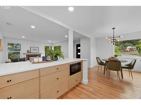 6007 SW 45th Avenue Portland OR 97221