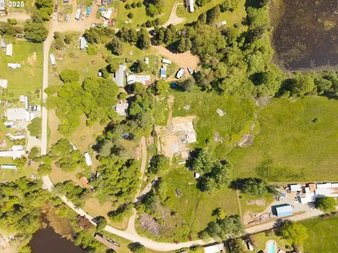 351 Pickett Lane Canyonville OR 97417