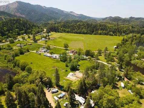351 Pickett Lane Canyonville OR 97417