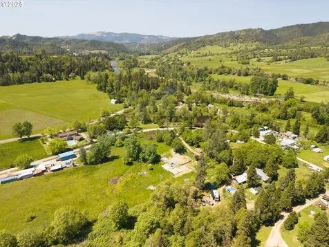 351 Pickett Lane Canyonville OR 97417