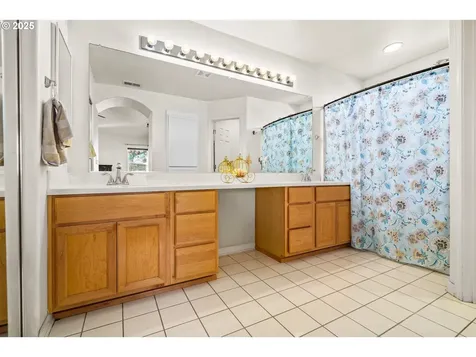5501 Jeffrey Way Eugene OR 97402